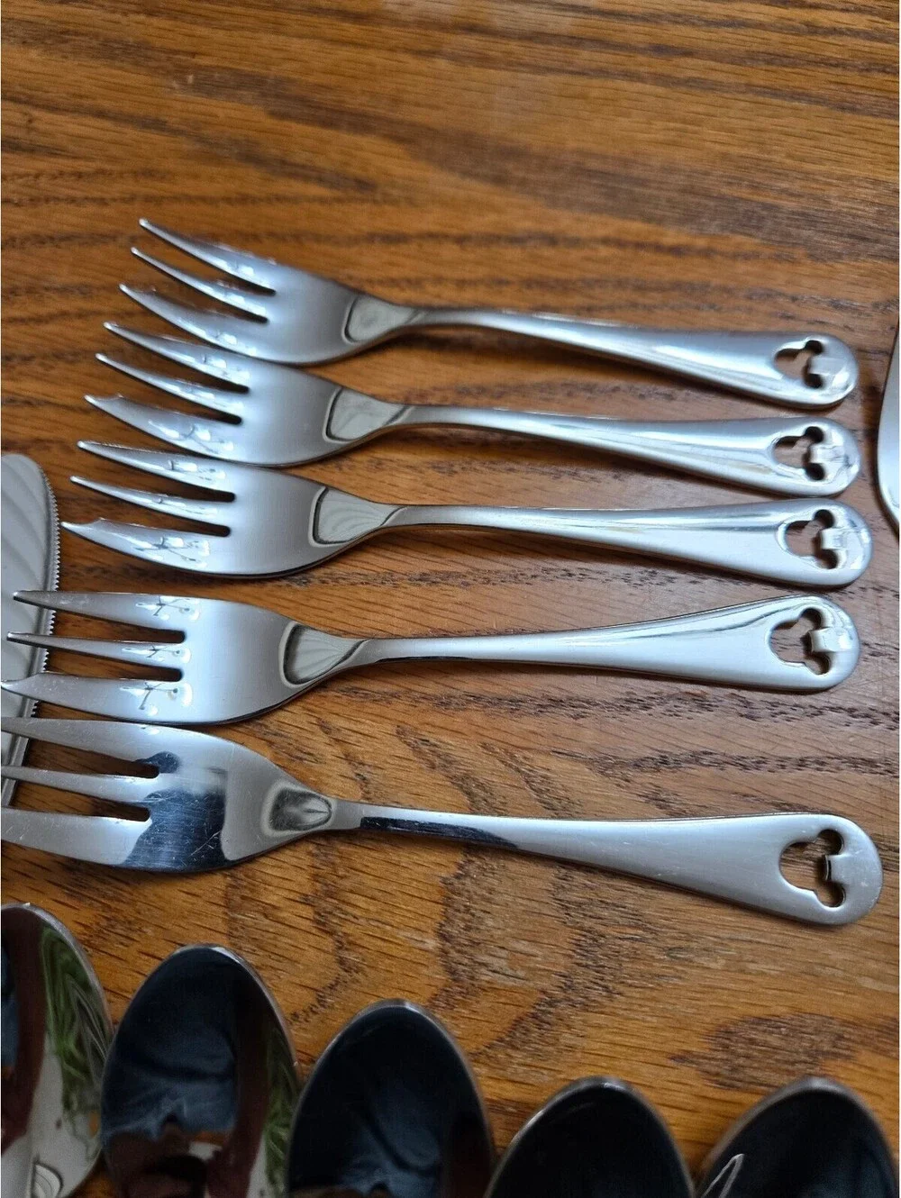 Disney Parks Mickey Mouse Icon 25 Piece Stainless Steel Silverware Set